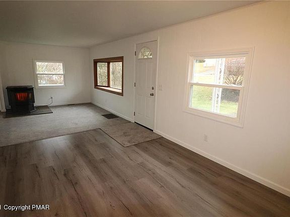 4th image of 852 Hillview Dr
