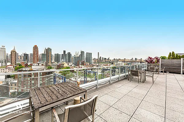 Sold by Warburg | media 7