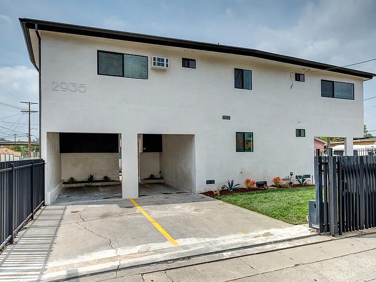 2935 Duray Pl #4A — Photo 17
