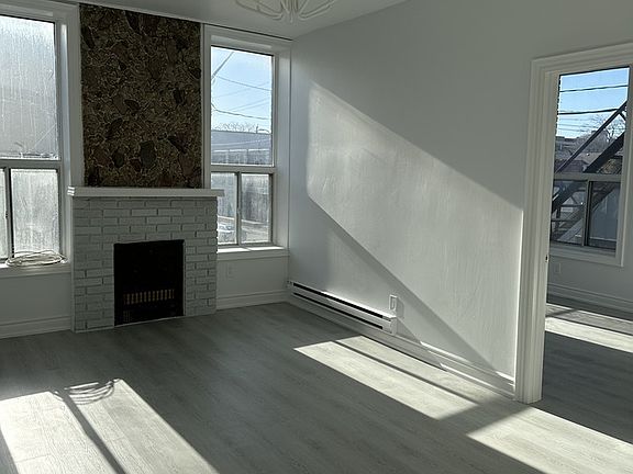 4th image of 3 William St #5