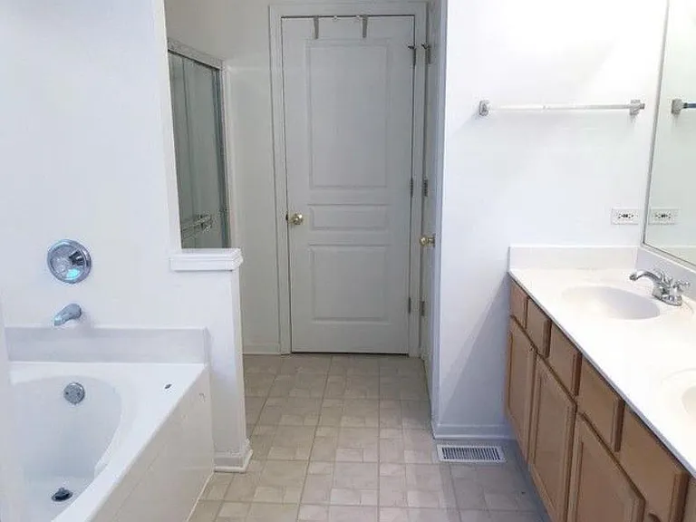 3001 Peachtree Cir — Photo 7
