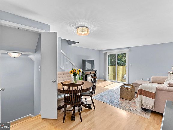 4th image of 13 Fairmont Pl