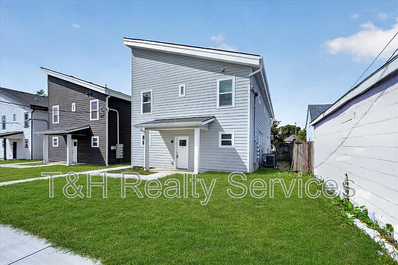 1 bed, 1.5 bath, 520 sqft, $1,325 — Photo 2