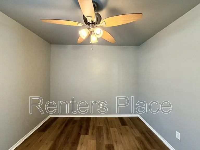 416 E Birch St — Photo 11