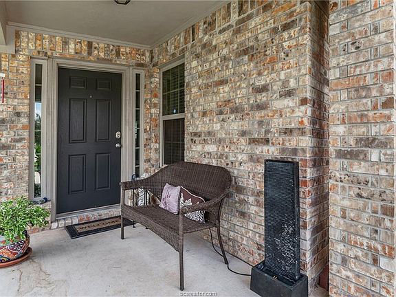 5th image of 4126 Whispering Creek Dr