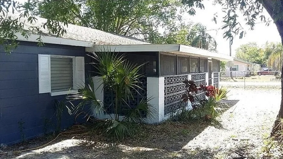 2020 W Magnolia St — Photo 1
