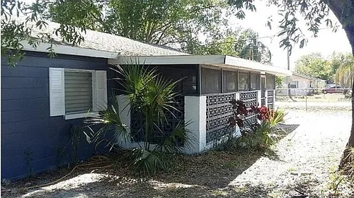 2020 W Magnolia St Photo 1