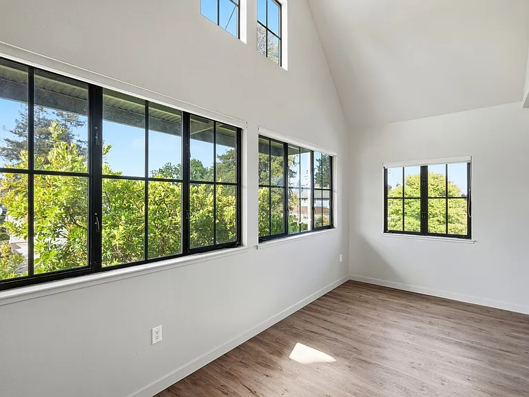 Upscale Westside Living! Spacious 2BD/2BA Above Copal Restaurant — Photo 28