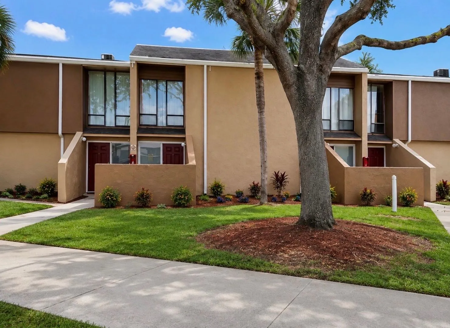 260 W Van Fleet Dr — Photo 1