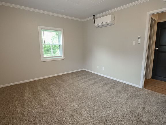 4th image of 1105-1107 Eastland Cir #1105