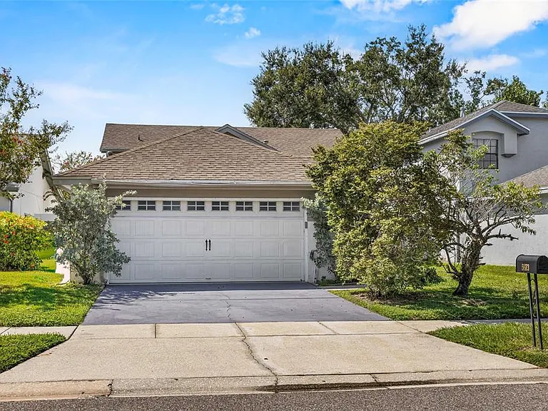 5673 Parkview Lake Dr — Photo 40