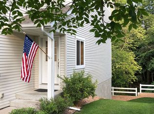 429 Pleasant Ln, Chaska, MN 55318