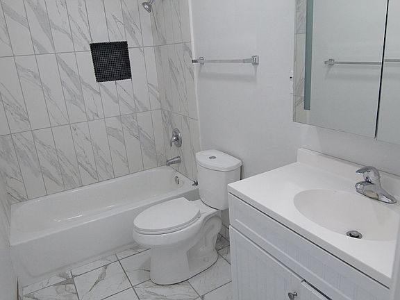 3rd image of 3247 W Century Blvd