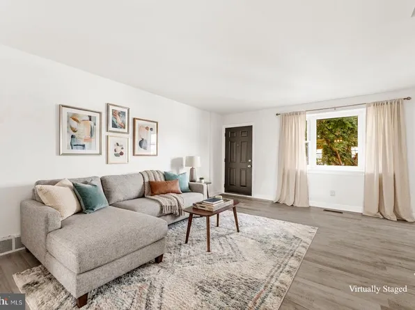 8713 Jackson St, Philadelphia, PA 19136