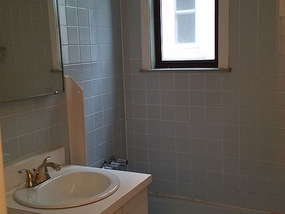 4th image of 3074 37th St APT 2F