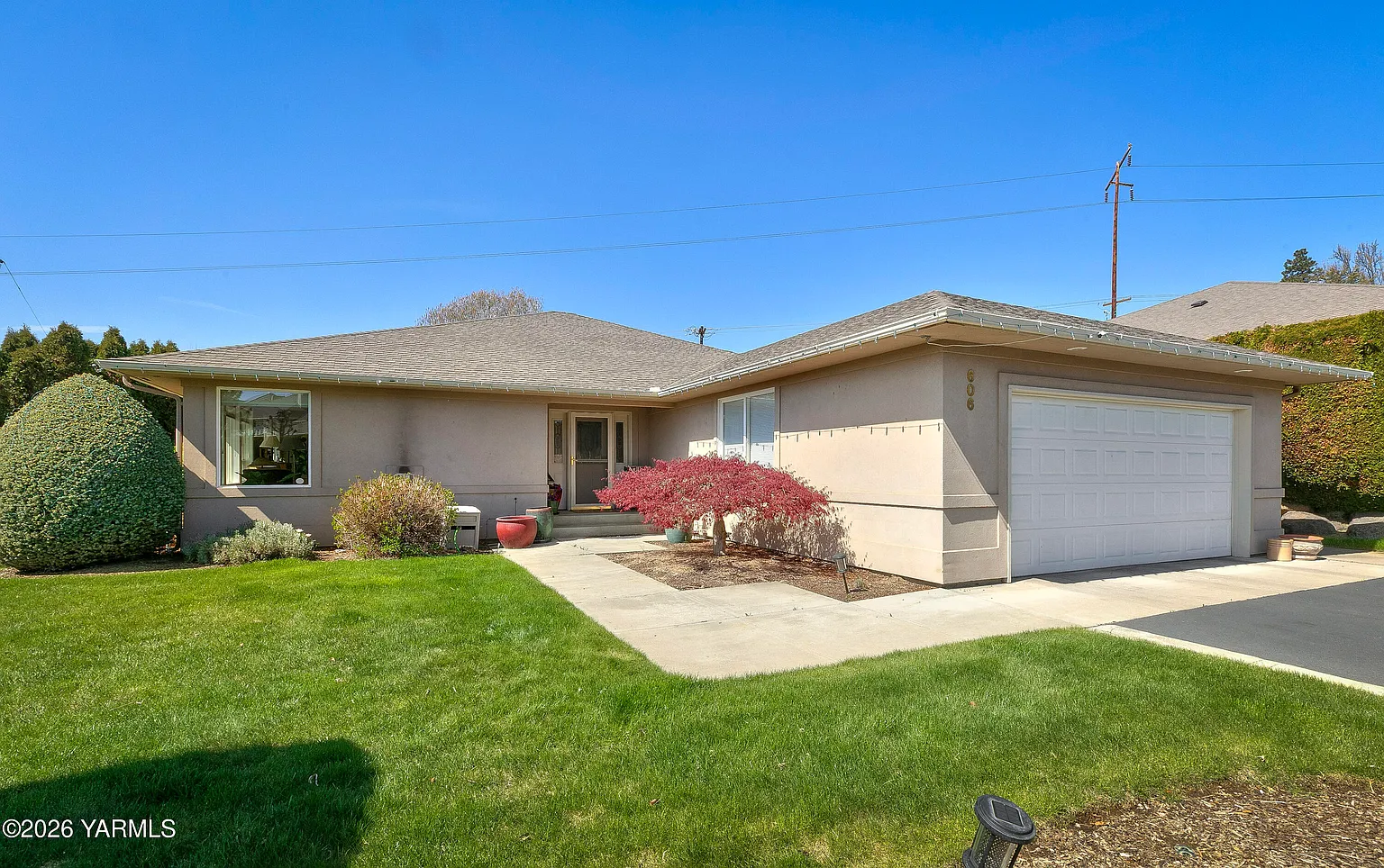 606 N 65th Ave photo 1