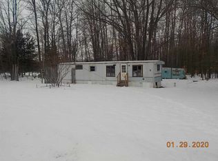 736 W Devereaux Lake Rd, Indian River, MI 49749