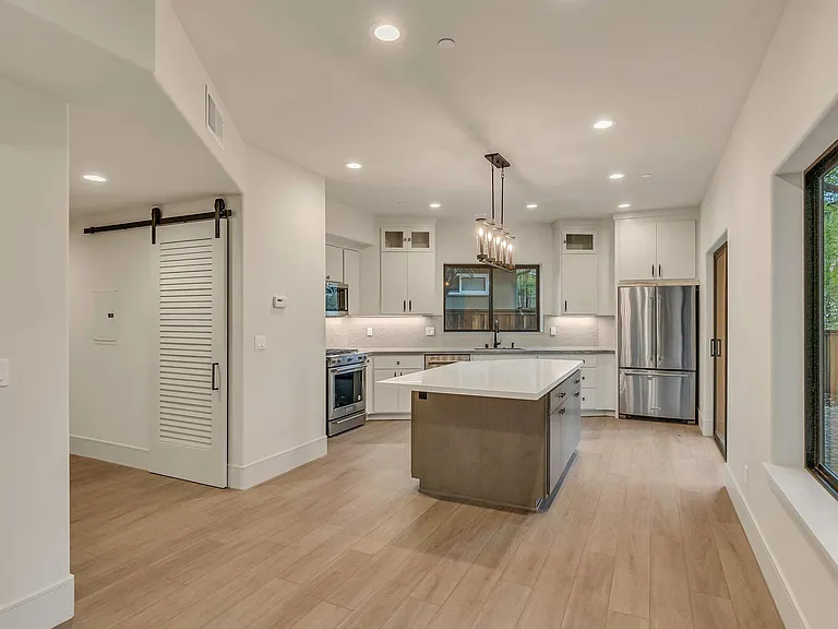 1229 Lincoln Ave #101 — Photo 7
