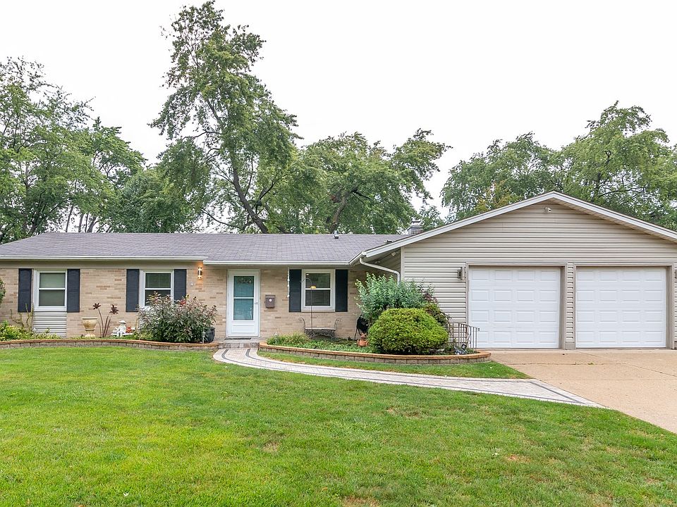 1st image of 914 E Carpenter Dr