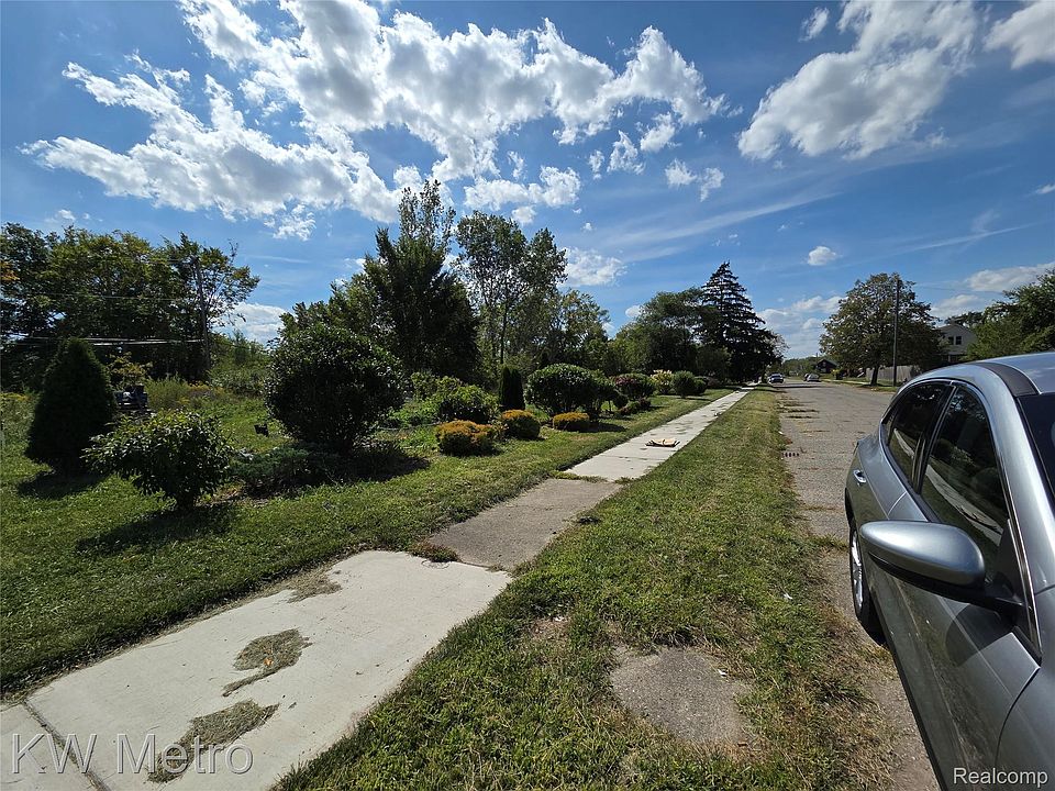 2nd image of 14166 Mayfield St
