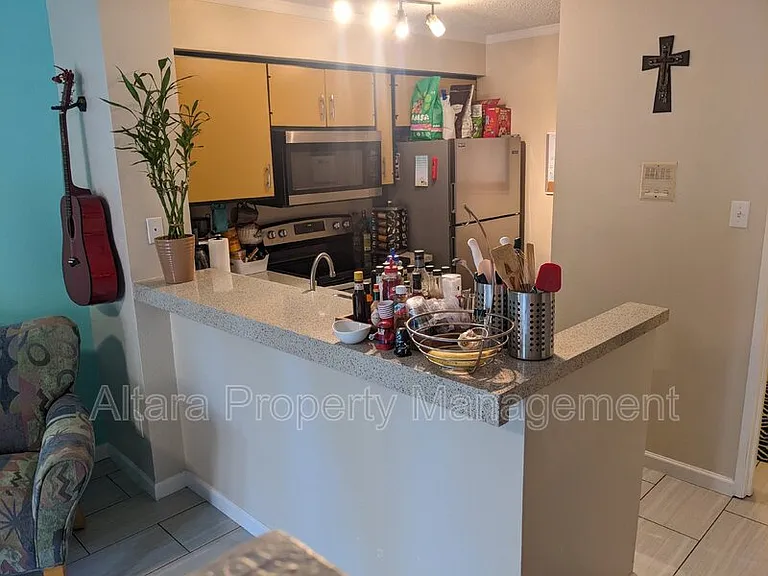 2880 S Locust St #N100 — Photo 2
