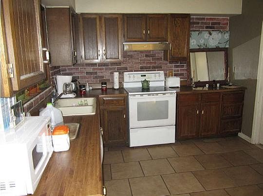 4th image of 2305 W Olla Ave