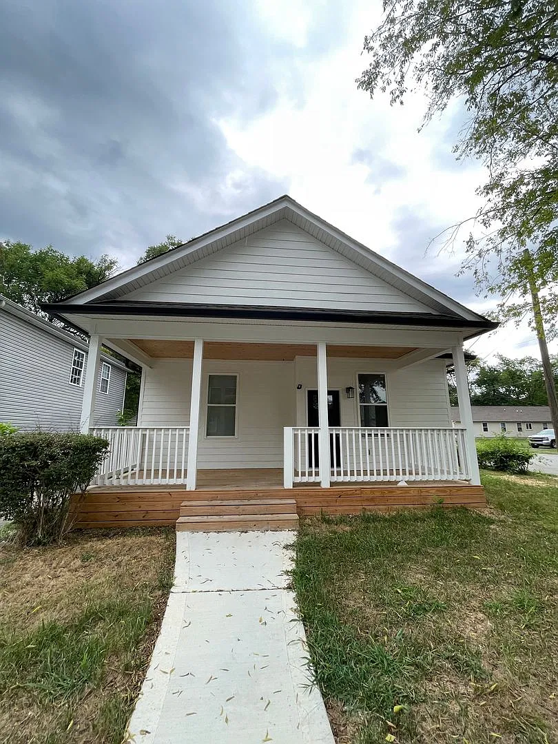 Charming Remodeled Home in Chattanooga — Photo 2