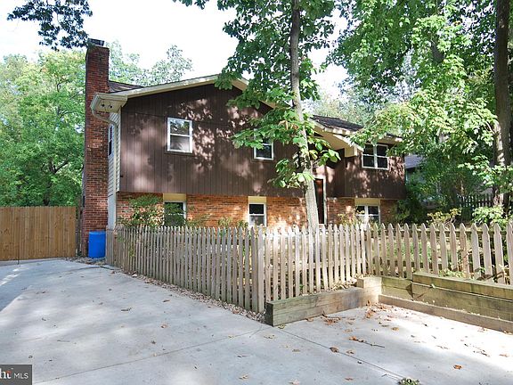 3rd image of 1381 Greenway Dr