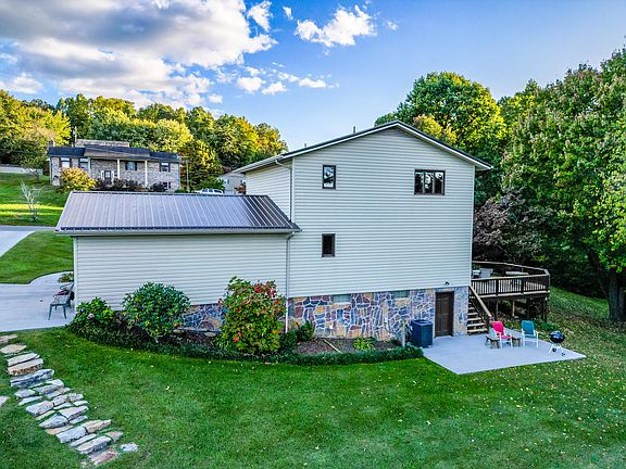 5th image of 122 Heather Ln