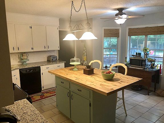 4th image of 898 Charleston Pl