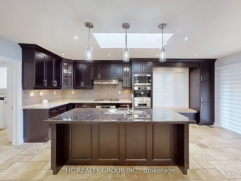 83 Fairway Heights Dr — Photo 10