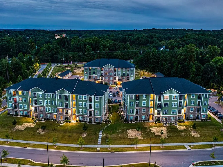 Foxwood Apartments — Photo 138