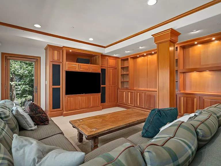 577 Eagle Dr — Photo 28