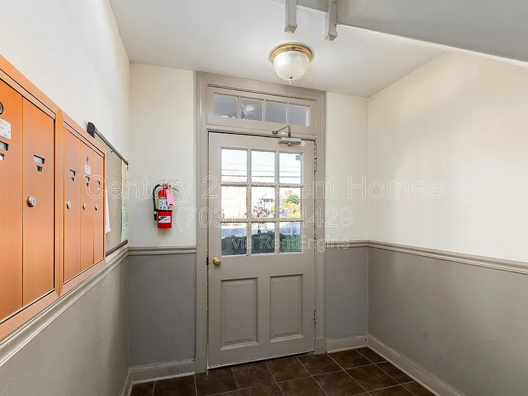 1303 S Walter Reed Dr #201 — Photo 30