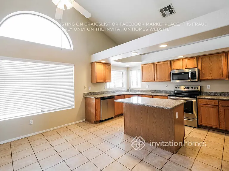 7914 W Claremont St — Photo 7