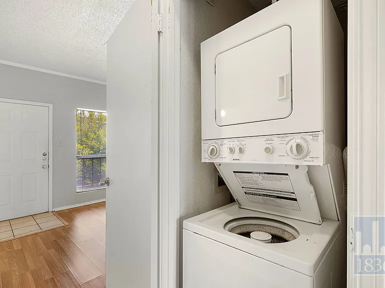 2804 Rio Grande St #303 — Photo 3