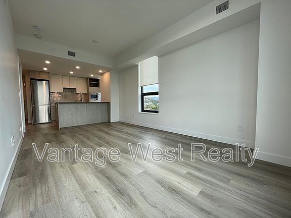 4th image of 1488 Bertram St #1105