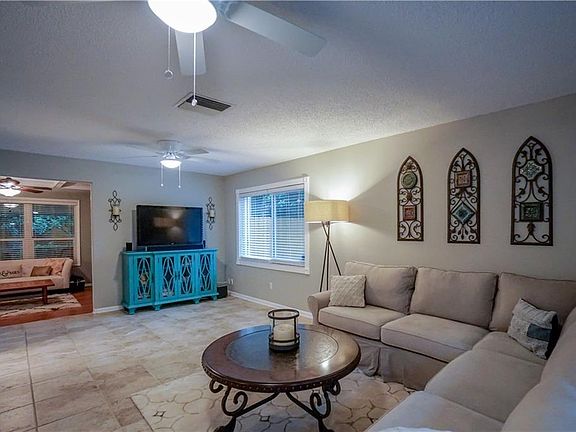 4th image of 8722 Aspen Ave