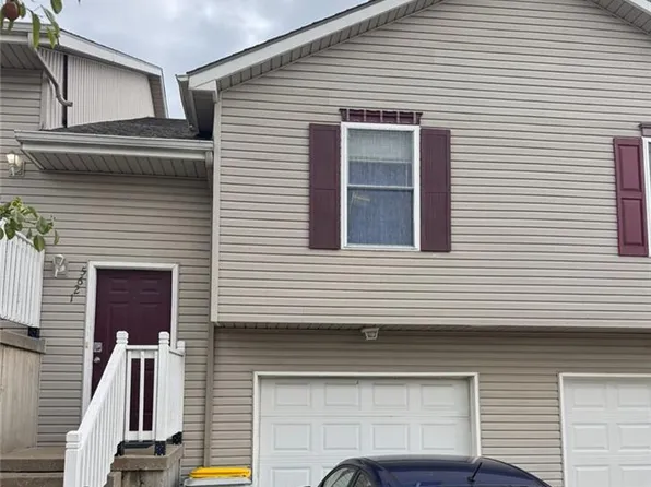 5621 N London Pl, Kansas City, MO 64151