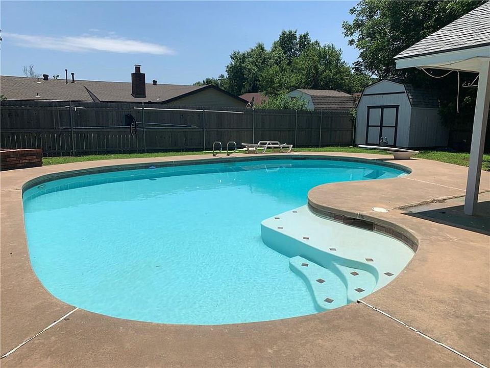 1st image of 136 W Platt Dr
