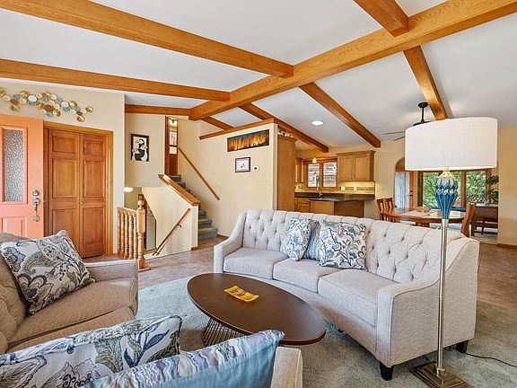 4th image of 3233 Meadowbrook Dr