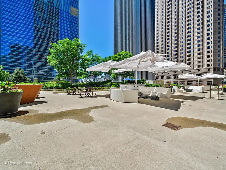 225 N Columbus Dr #5510 — Photo 39
