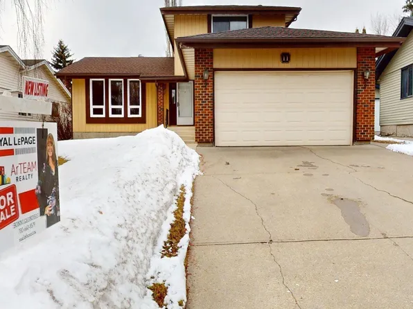 11 Woodlake Rd, Strathcona County, AB T8A 4B3