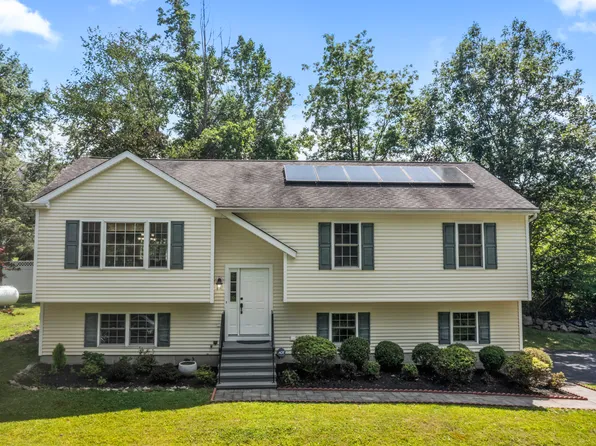 24 Ken Oaks Drive, Danbury, CT 06810