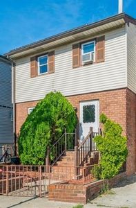 37 Suburbia Dr, Jersey City, NJ, 07305