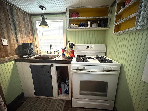 5th image of 65 Mulberry Dr