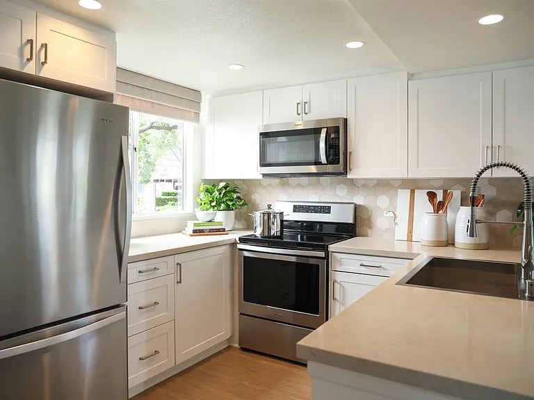 Newport North Apartment Homes — Photo 9