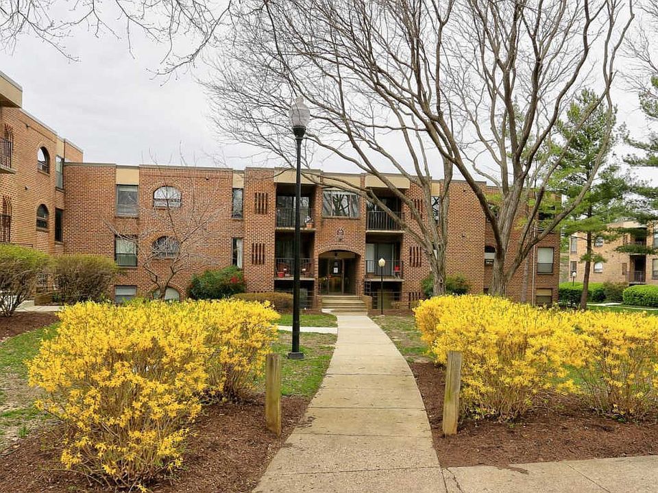 1st image of 18 Silverwood Cir APT 9