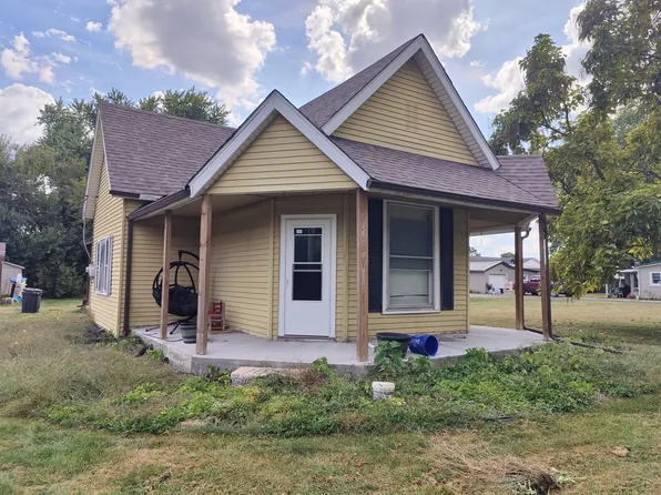 409 E Schott St, Westport, IN 47283