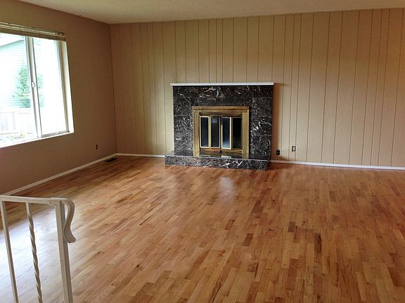 2nd image of 1922 163rd Ave NE